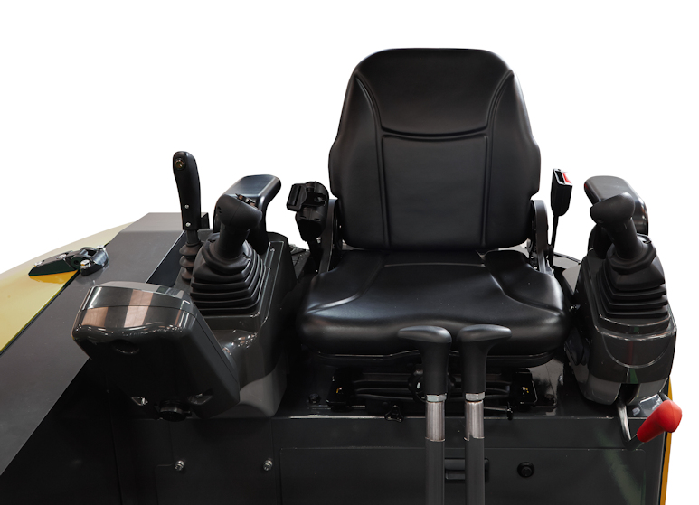 KATO 27 V4 Kurzheckbagger Cockpit des KATO 27 V4 Kurzheckbagger
